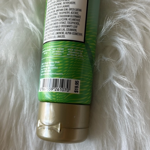 🆕 Bath & Bodywork’s Waikiki Beach Coconut SPF 50 Sunscreen and Body Lotion - Picture 9 of 10